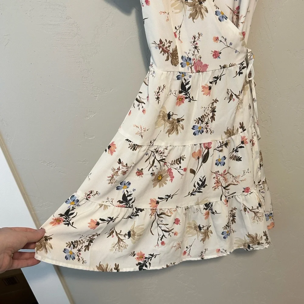 BNWT! ✨ A&F Wrap Dress - Picture 2 of 4